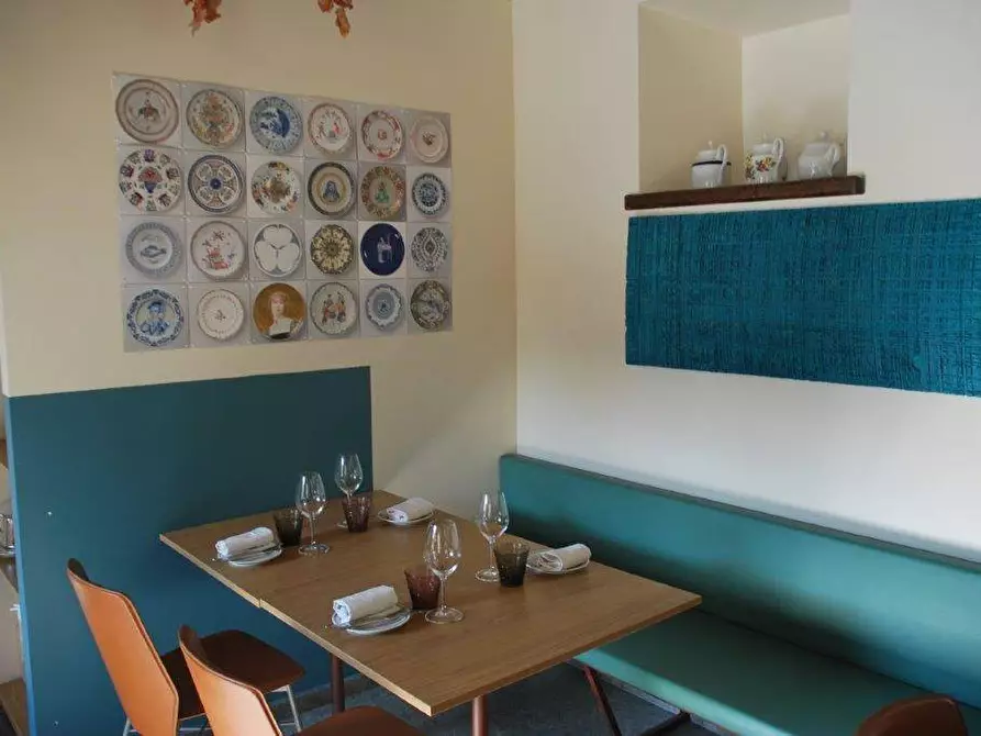 Immagine 43 di Attività commerciale in vendita  in piazza Matteotti a Laveno-Mombello