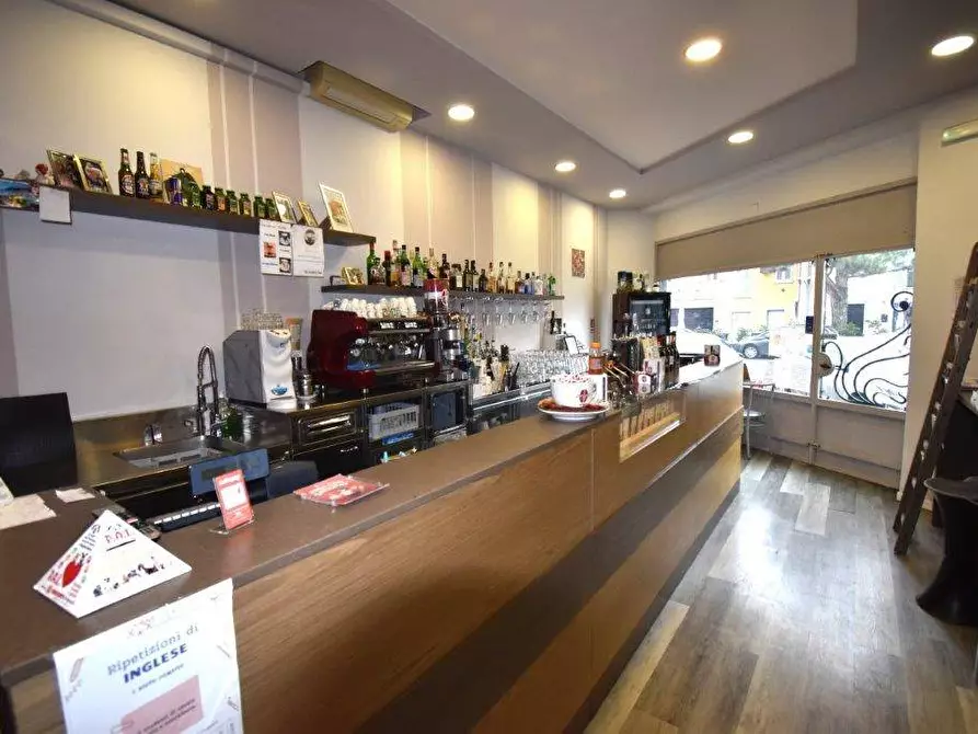 Immagine 8 di Attività commerciale in vendita  in piazza MAZZINI a Castano Primo