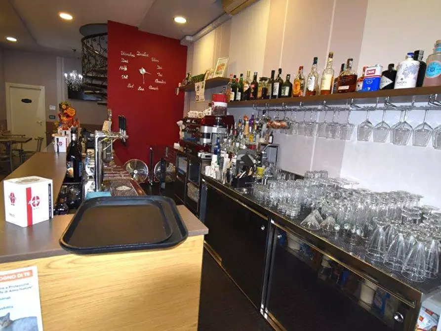 Immagine 11 di Attività commerciale in vendita  in piazza MAZZINI a Castano Primo