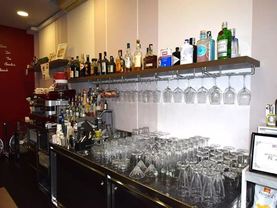 Immagine 12 di Attività commerciale in vendita  in piazza MAZZINI a Castano Primo