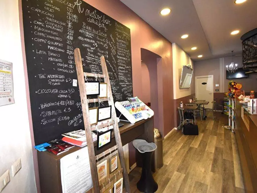 Immagine 13 di Attività commerciale in vendita  in piazza MAZZINI a Castano Primo