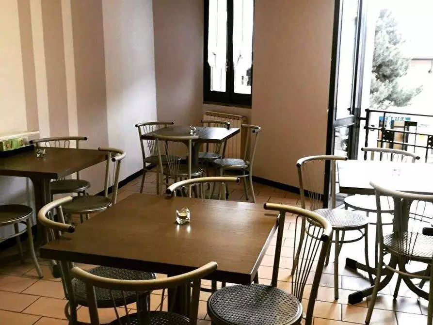 Immagine 14 di Attività commerciale in vendita  in piazza MAZZINI a Castano Primo