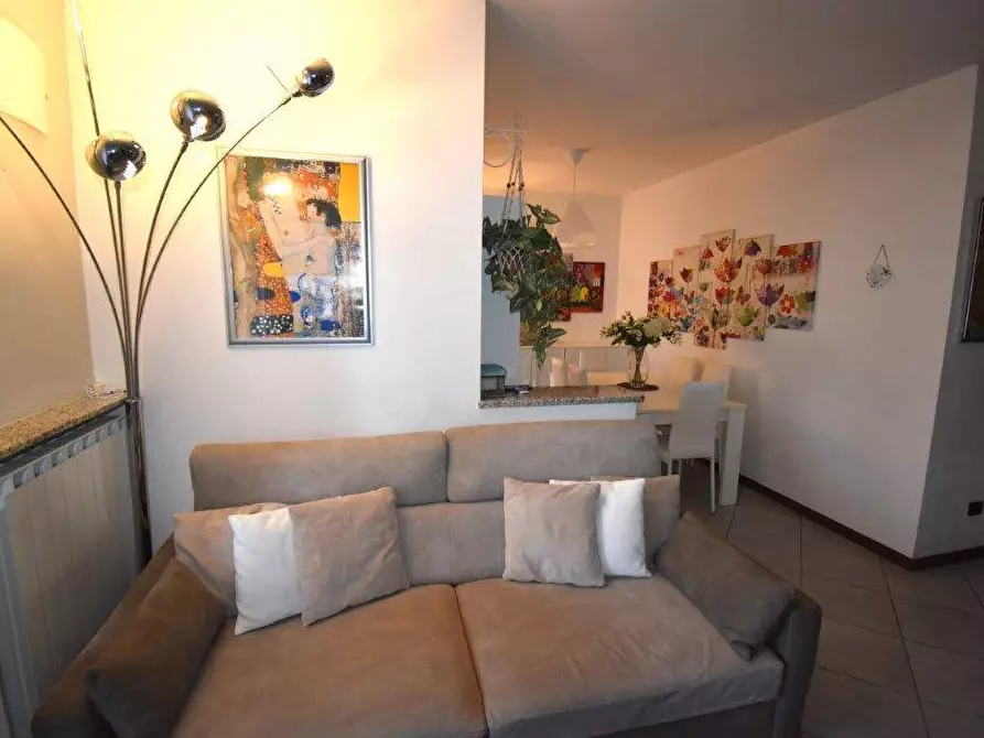 Immagine 7 di Appartamento in vendita  in via BOLZANO 11A a Gemonio