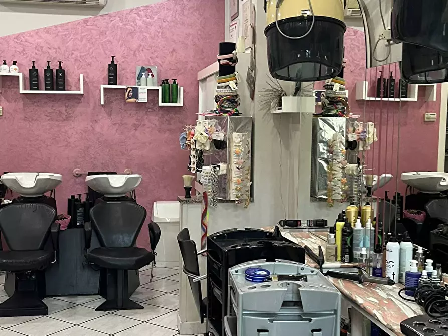 Immagine 8 di Locale commerciale in affitto  in via Roma 53 a Gorla Minore