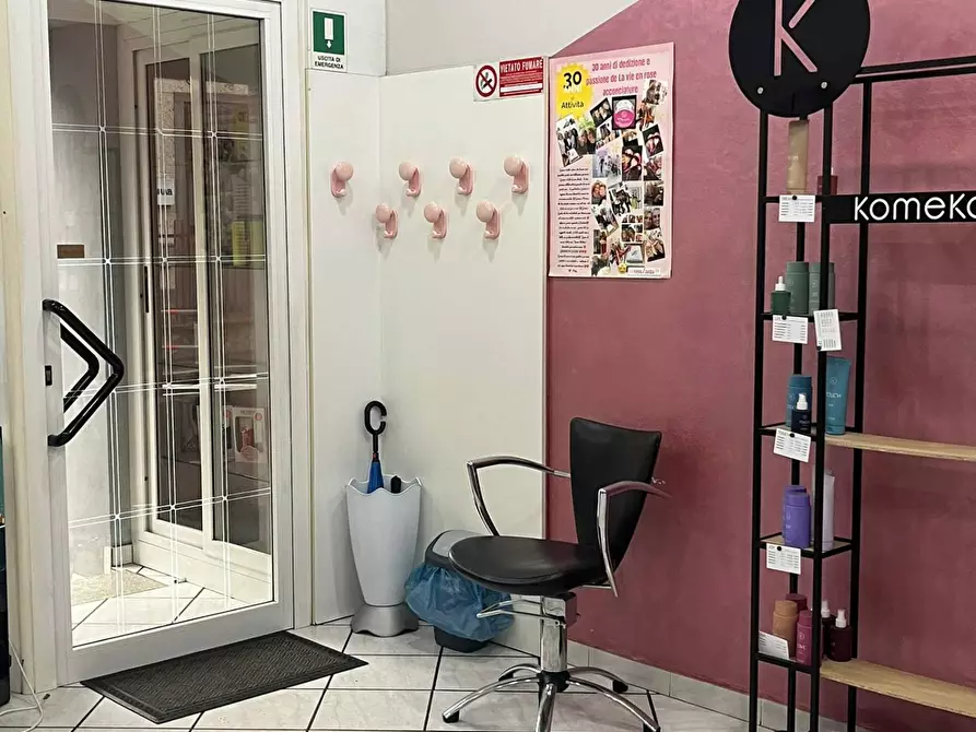 Immagine 2 di Locale commerciale in affitto  in via Roma 53 a Gorla Minore