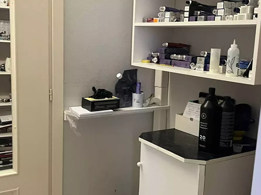 Immagine 14 di Locale commerciale in affitto  in via Roma 53 a Gorla Minore