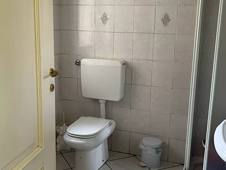 Immagine 17 di Locale commerciale in affitto  in via Roma 53 a Gorla Minore