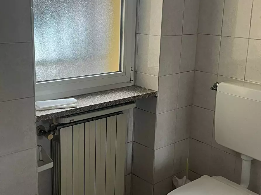 Immagine 19 di Locale commerciale in affitto  in via Roma 53 a Gorla Minore