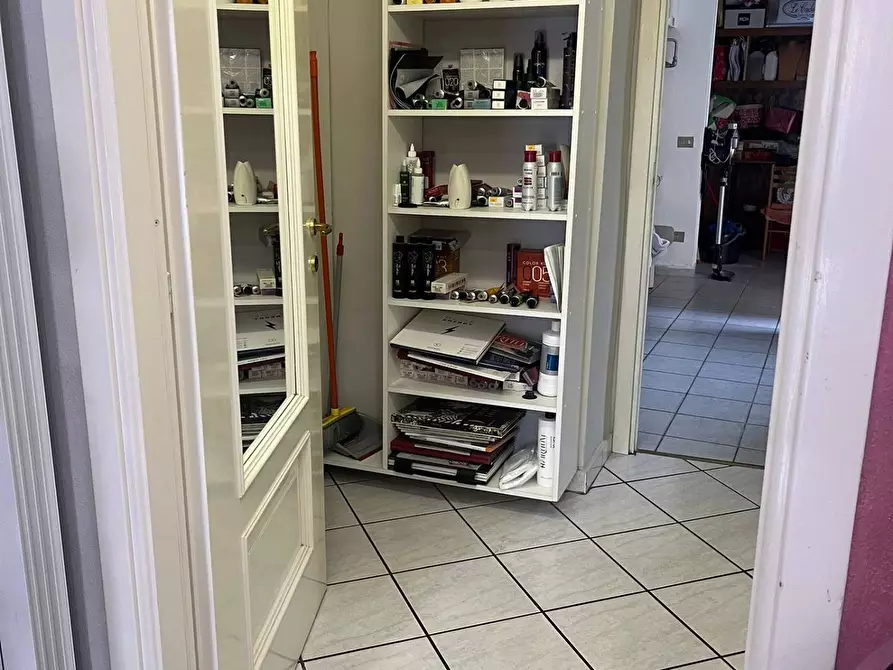 Immagine 20 di Locale commerciale in affitto  in via Roma 53 a Gorla Minore