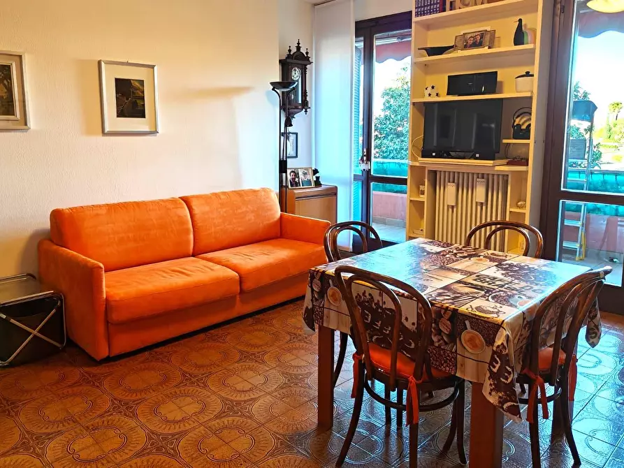 Immagine 6 di Appartamento in vendita  in via BRUGHIERA 22 a Leggiuno