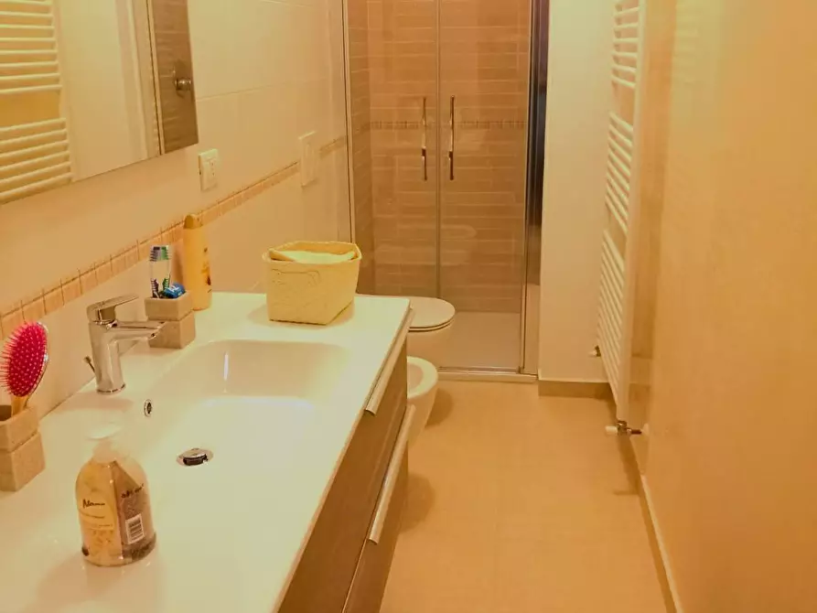 Immagine 9 di Appartamento in vendita  in via BRUGHIERA 22 a Leggiuno