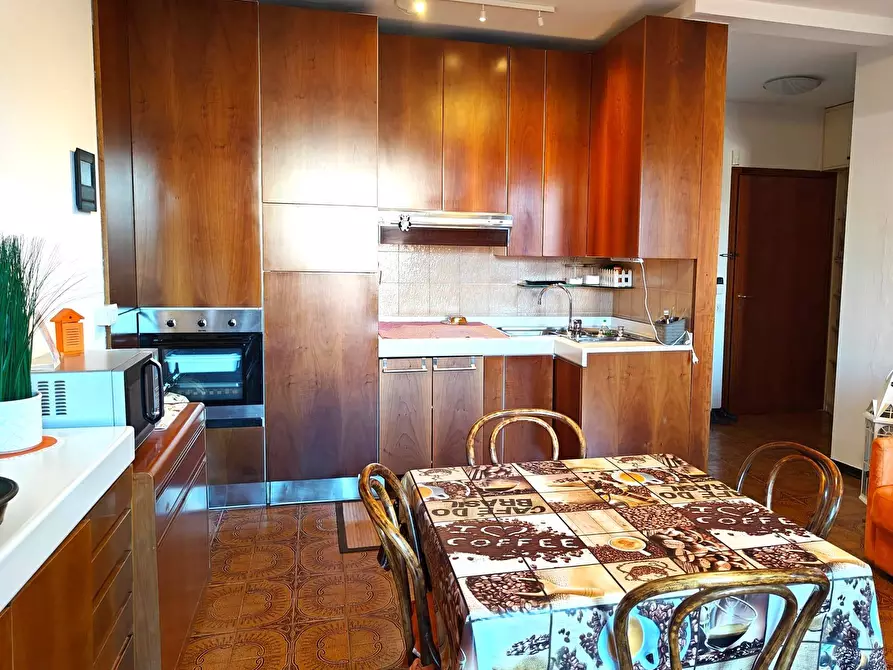 Immagine 10 di Appartamento in vendita  in via BRUGHIERA 22 a Leggiuno