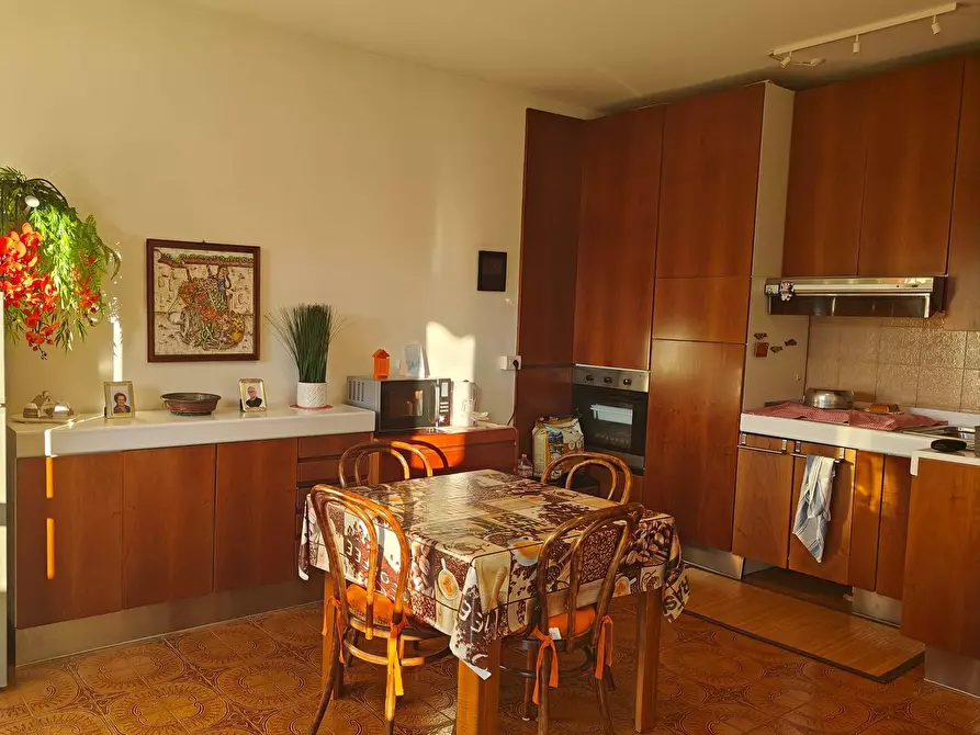 Immagine 12 di Appartamento in vendita  in via BRUGHIERA 22 a Leggiuno