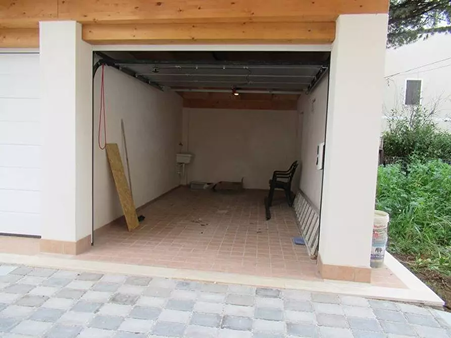 Immagine 5 di Box auto in affitto  in VIA SAVONAROLA 15 a Pescara