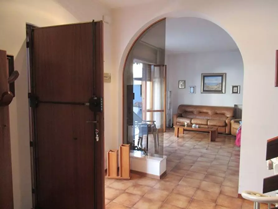 Immagine 8 di Casa semindipendente in vendita  in VIA FONTE ROMANA a Pescara