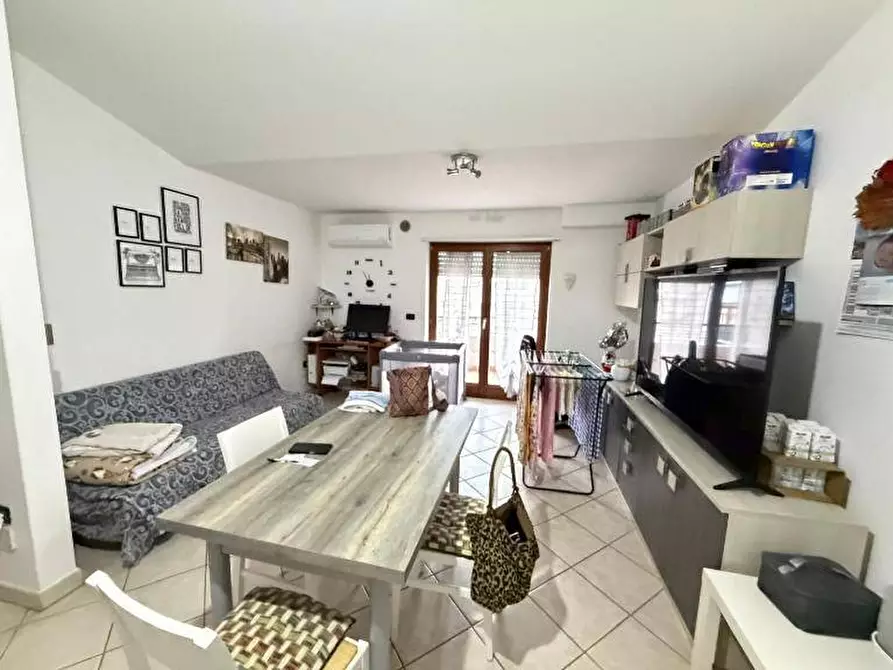 Immagine 3 di Appartamento in vendita  in via tirino a Spoltore