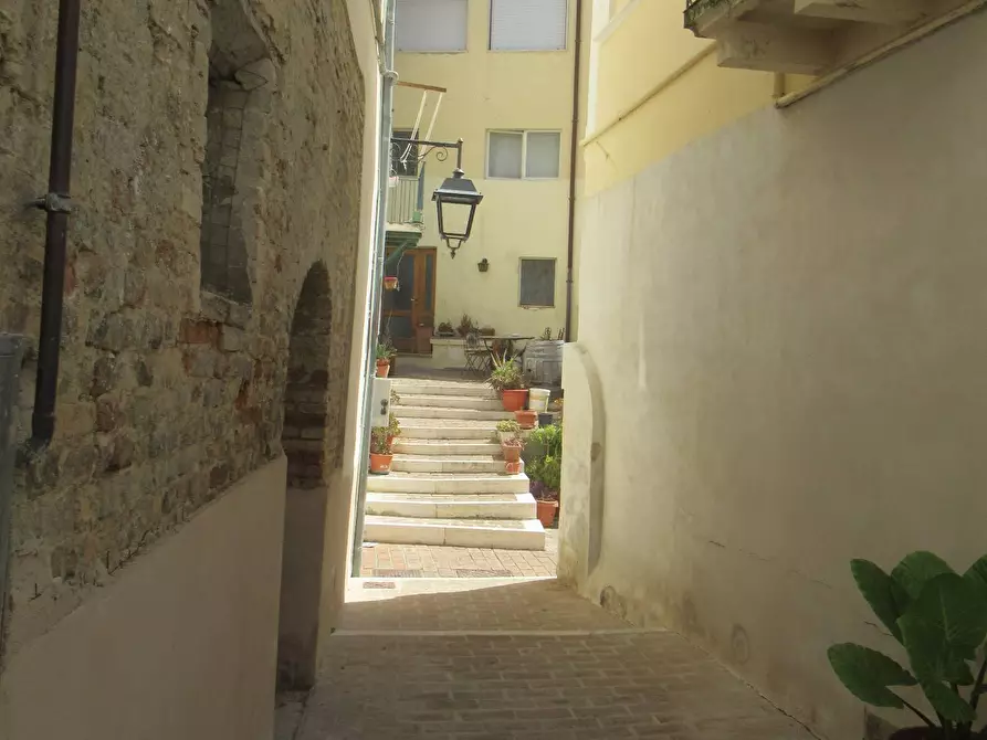 Immagine 31 di Appartamento in vendita  in Piazza D'Albenzio 15 a Brittoli