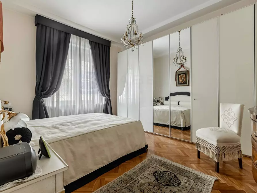 Immagine 1 di Appartamento in vendita  in Via Boccioni a Roma