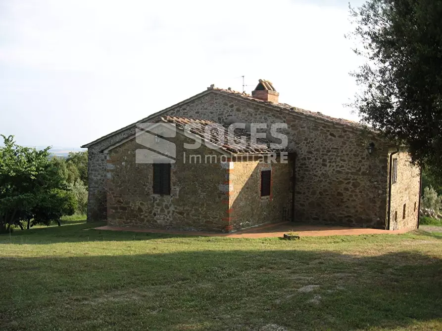 Immagine 1 di Villa in vendita  in Montebenichi a Bucine