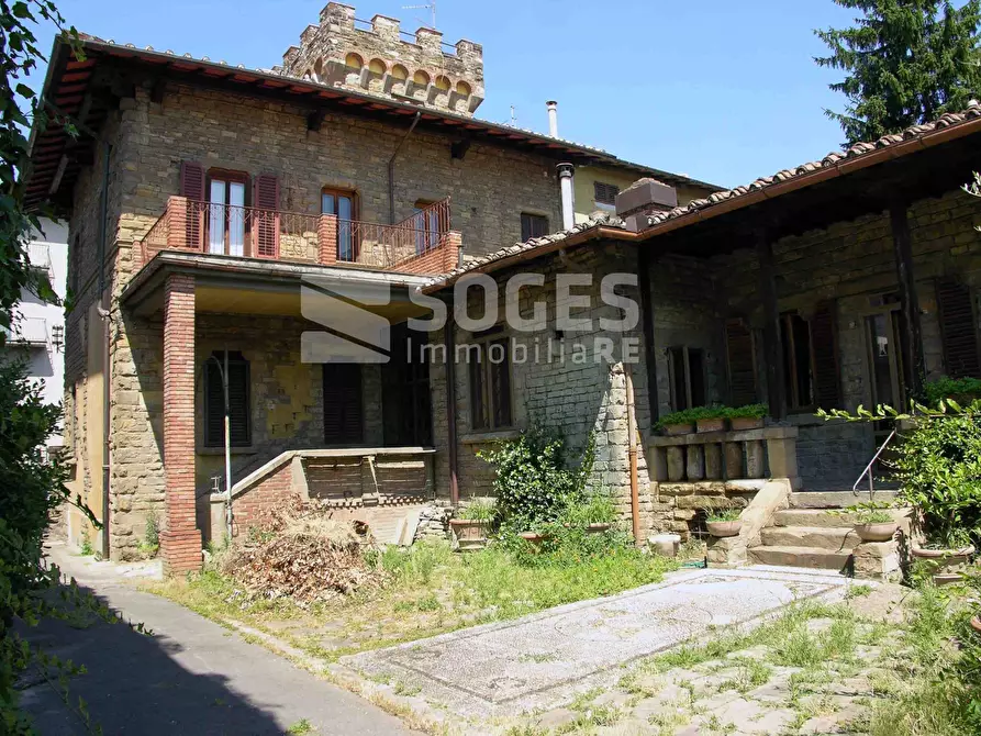 Immagine 1 di Villa in vendita  in Via delle Panche a Firenze