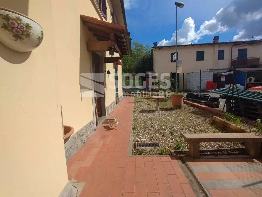 Immagine 1 di Casa indipendente in vendita  in Via Vittorio Veneto a Londa