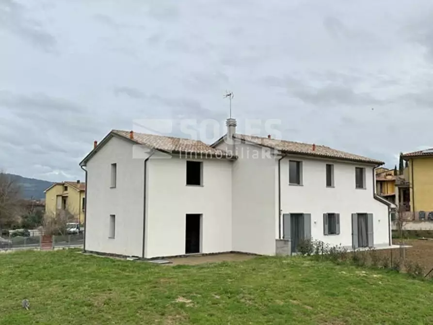 Immagine 2 di Appartamento in vendita  in via emilio giorgi a Bucine