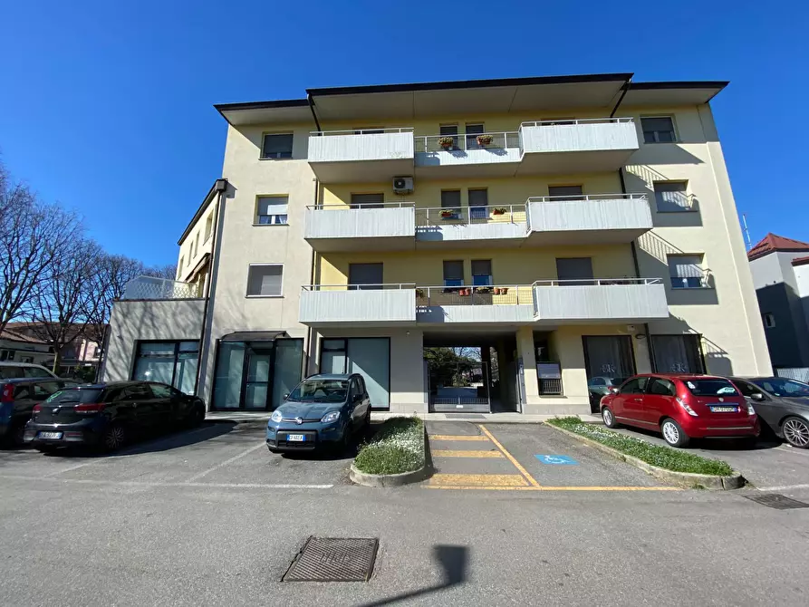 Immagine 17 di Appartamento in affitto  in via IV novembre 11 a Osio Sotto