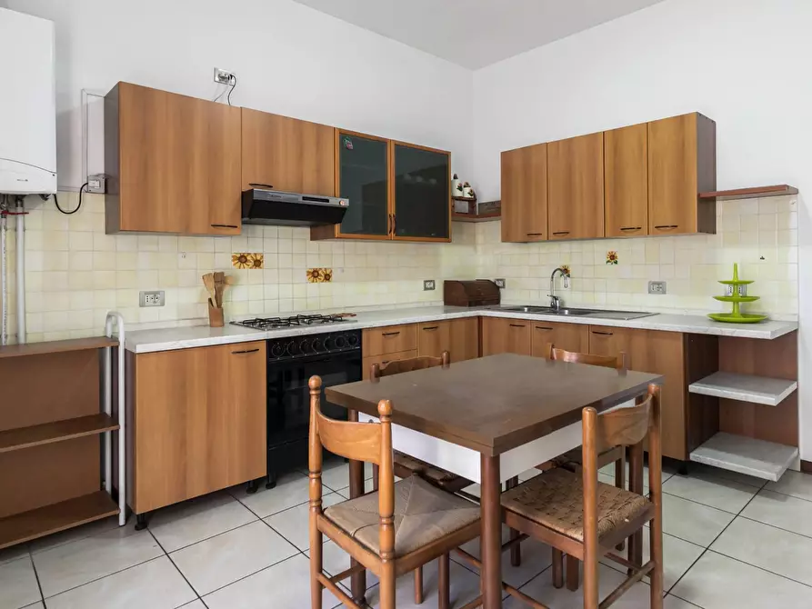 Immagine 4 di Appartamento in affitto  in via Rossini 9 a Azzano San Paolo