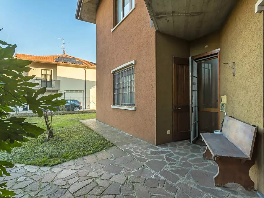 Immagine 18 di Appartamento in affitto  in via Rossini 9 a Azzano San Paolo