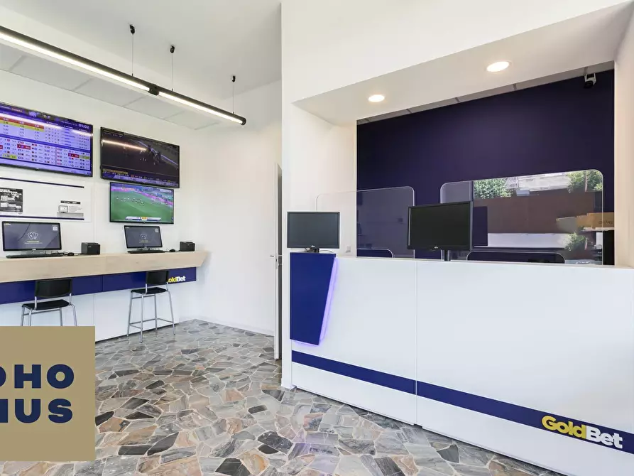 Immagine 5 di Locale commerciale in vendita  in Via Vittorio Veneto 57 a Bonate Sotto