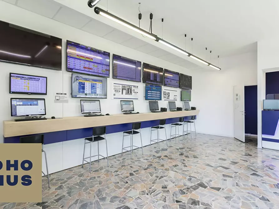 Immagine 6 di Locale commerciale in vendita  in Via Vittorio Veneto 57 a Bonate Sotto