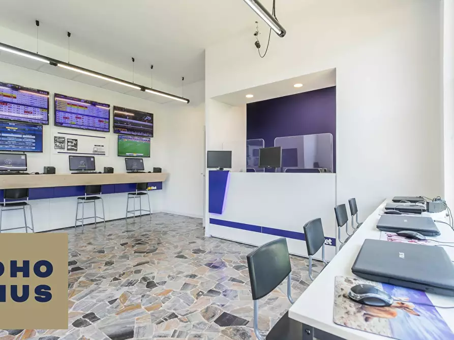 Immagine 8 di Locale commerciale in vendita  in Via Vittorio Veneto 57 a Bonate Sotto