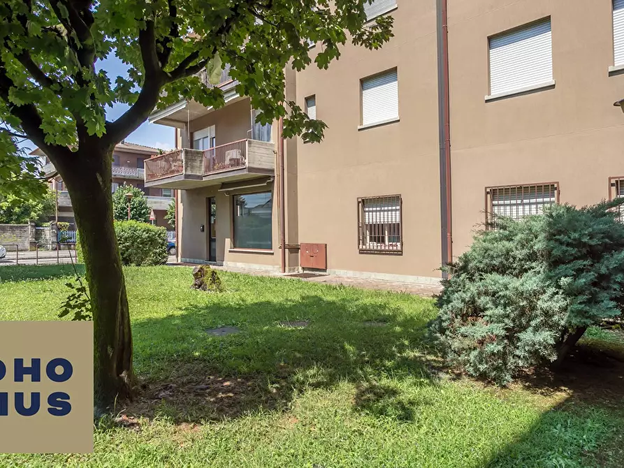 Immagine 20 di Locale commerciale in vendita  in Via Vittorio Veneto 57 a Bonate Sotto