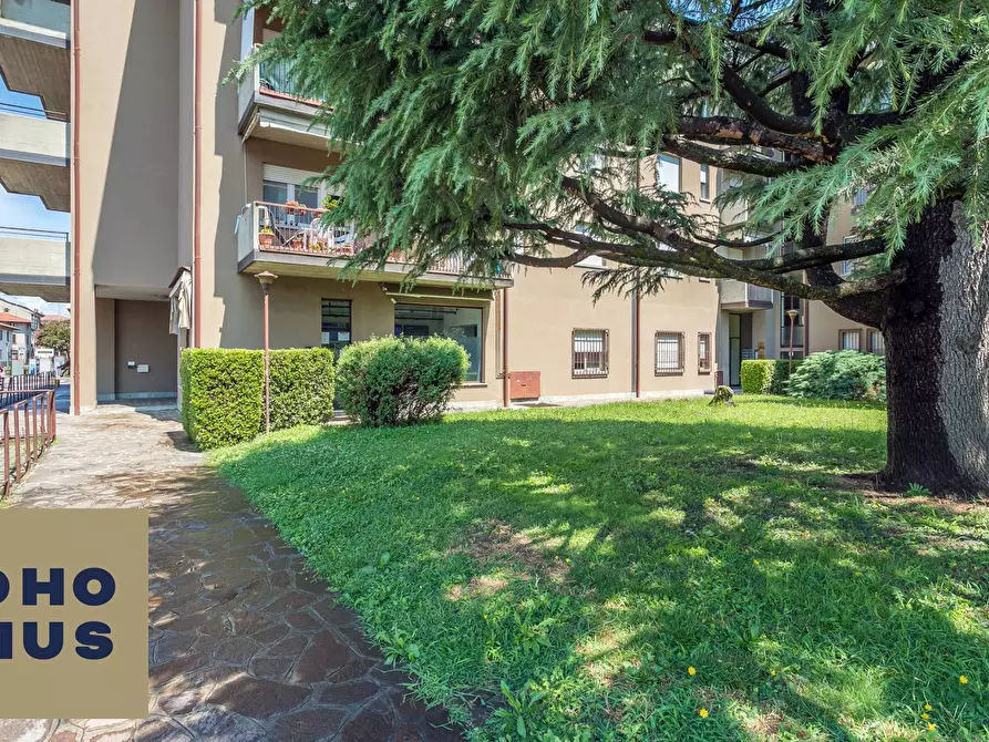 Immagine 21 di Locale commerciale in vendita  in Via Vittorio Veneto 57 a Bonate Sotto