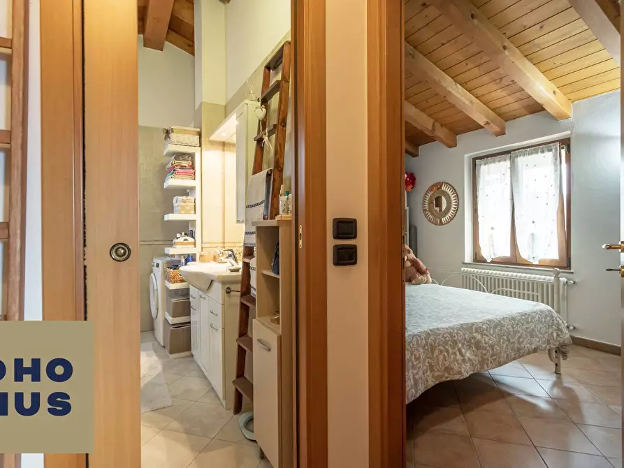 Immagine 11 di Appartamento in vendita  in Via Nino Rota 3 a Mozzo