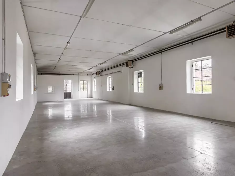 Immagine 10 di Laboratorio in affitto  in Via Piazzolo 5 a Villa D'adda