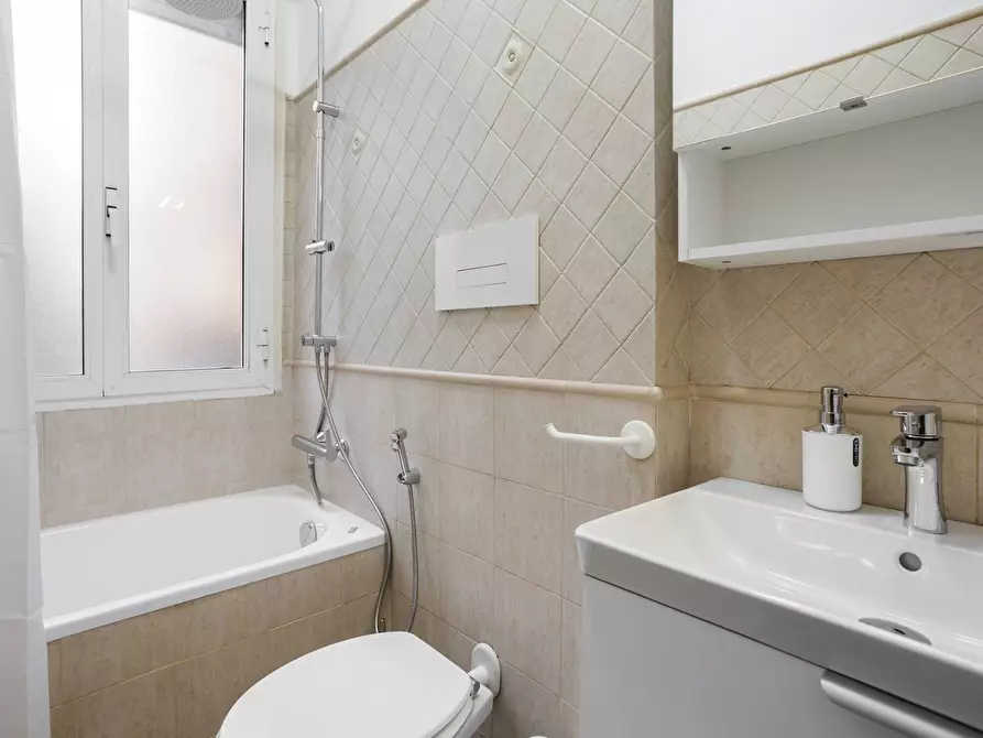 Immagine 12 di Appartamento in affitto  in via Monte Grigna 18 a Bergamo