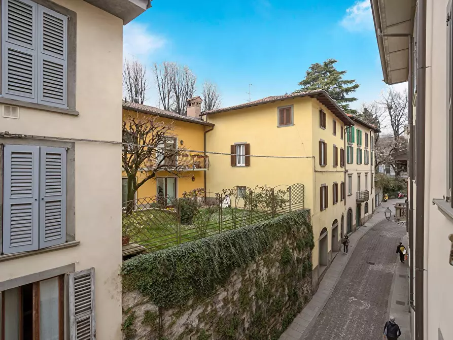 Immagine 7 di Appartamento in affitto  in via pignolo 115 a Bergamo