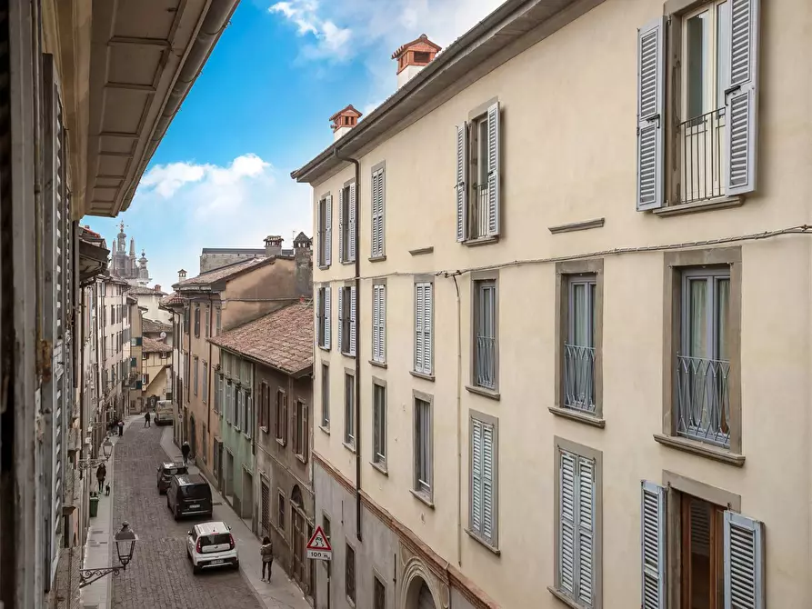 Immagine 8 di Appartamento in affitto  in via pignolo 115 a Bergamo
