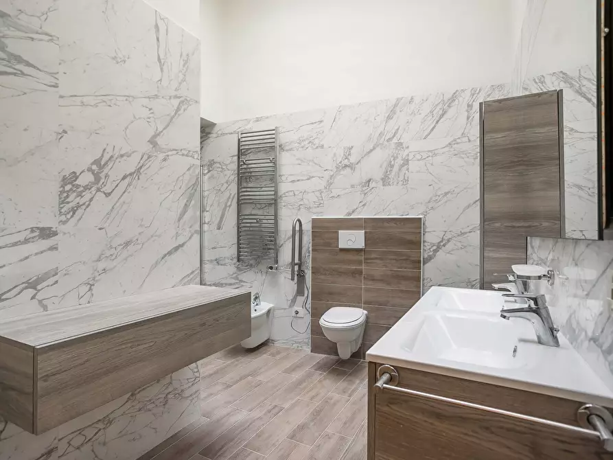 Immagine 18 di Appartamento in affitto  in via pignolo 115 a Bergamo