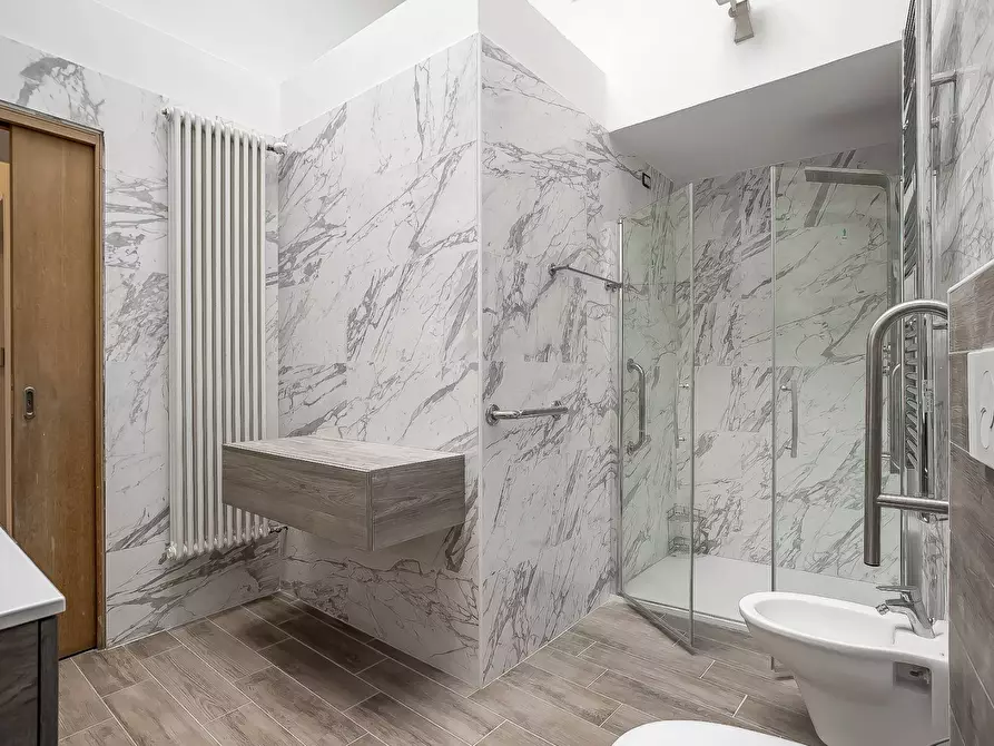 Immagine 19 di Appartamento in affitto  in via pignolo 115 a Bergamo