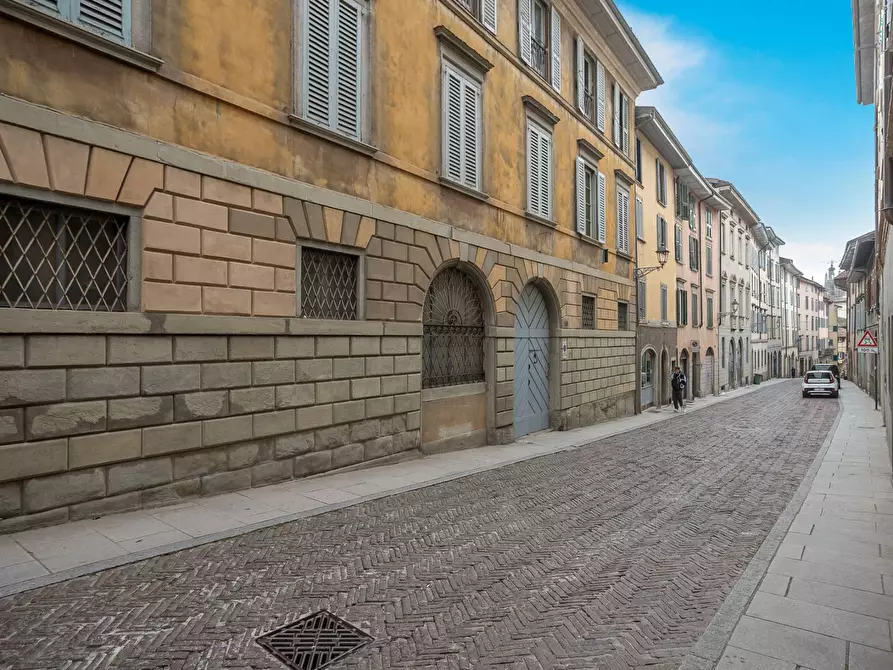 Immagine 29 di Appartamento in affitto  in via pignolo 115 a Bergamo