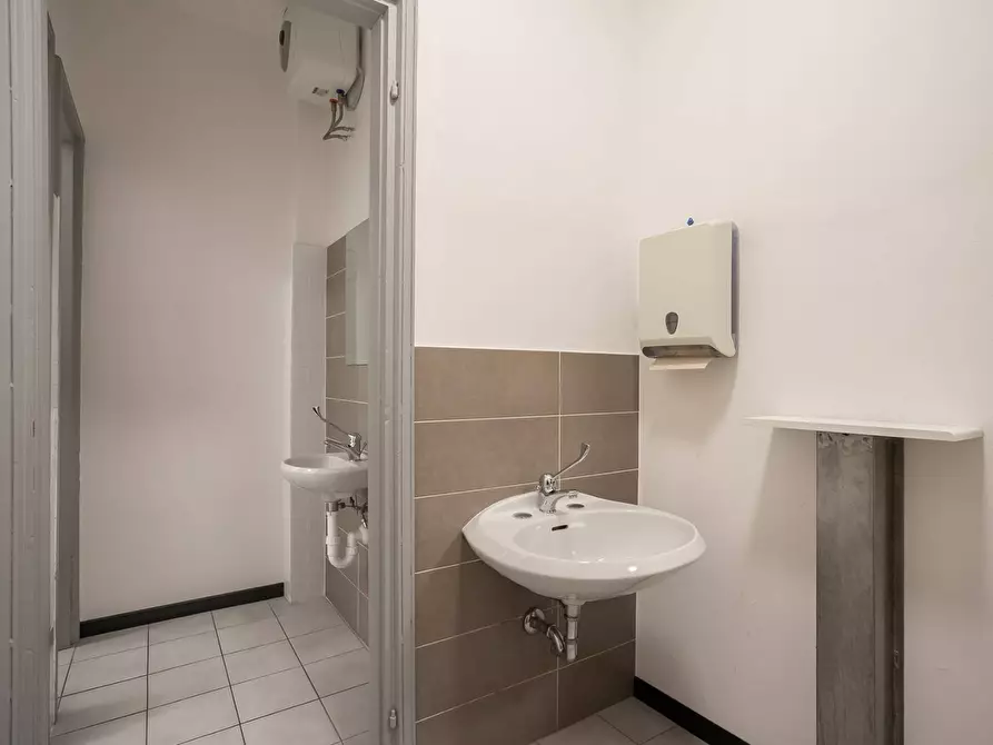 Immagine 17 di Ufficio in affitto  in VIA DEI CAPPUCCINI 13 a Bergamo