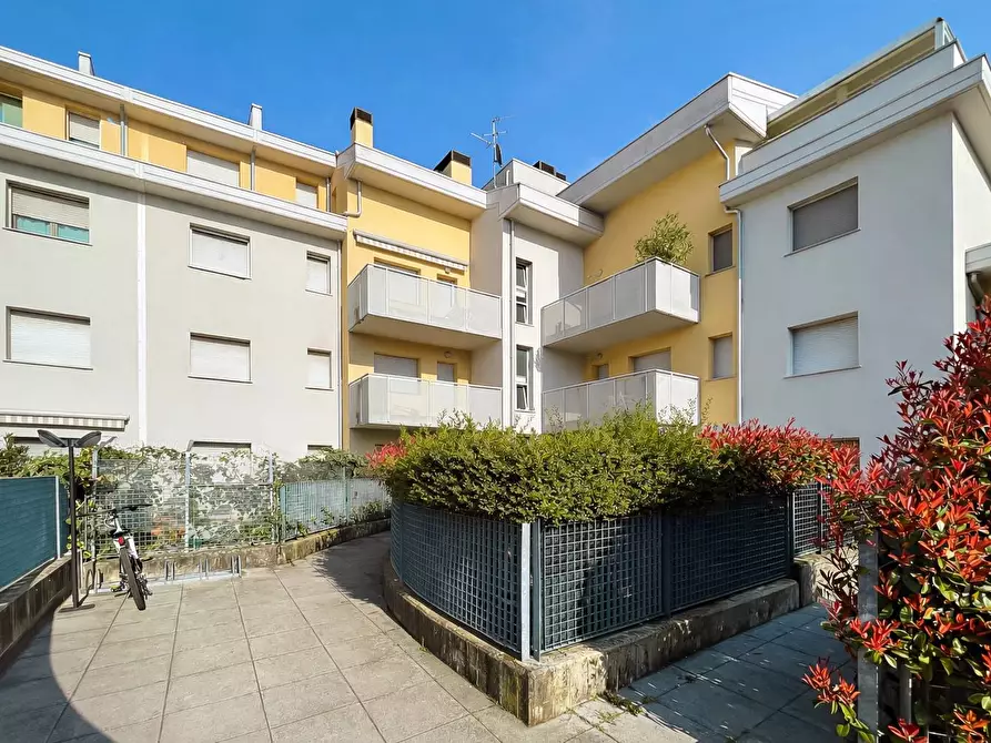 Immagine 22 di Appartamento in affitto  in VIA SAN BERNARDINO 46 a Lallio