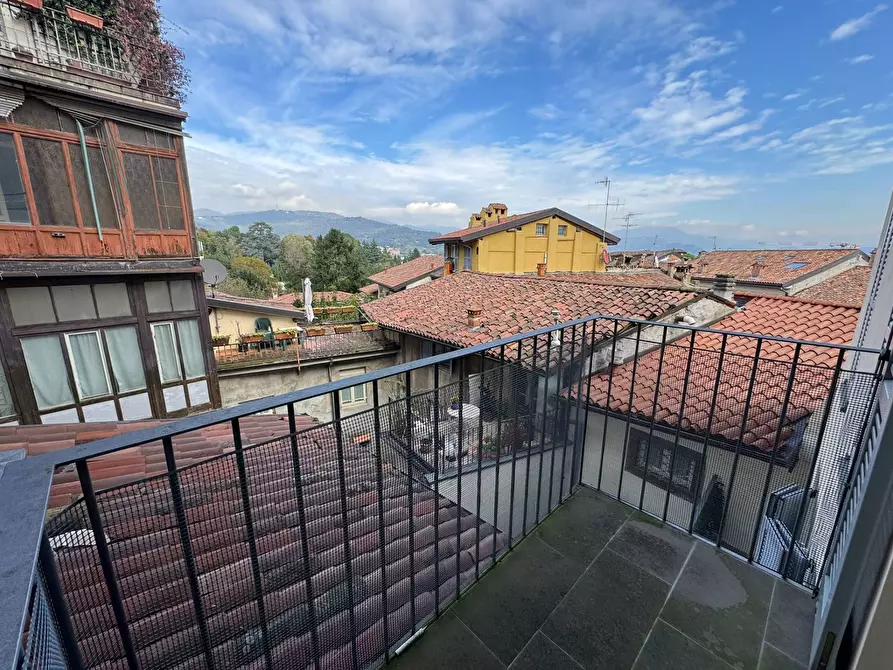 Immagine 31 di Appartamento in affitto  in VIA PIGNOLO 101 a Bergamo