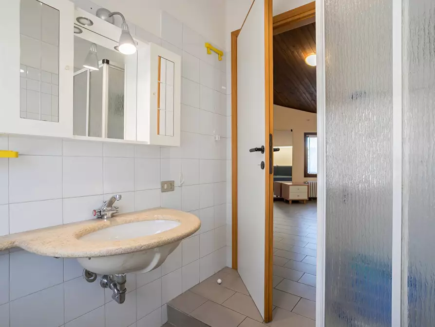 Immagine 9 di Appartamento in affitto  in Via Gamba 13 a Curno