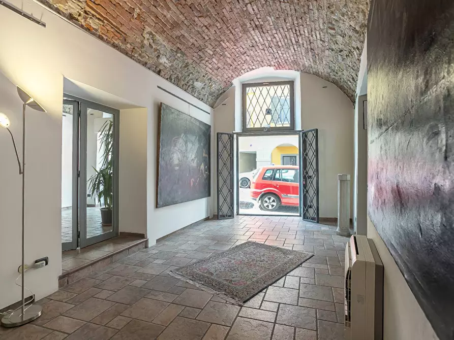 Immagine 2 di Locale commerciale in affitto  in via San Tomaso 41 a Bergamo