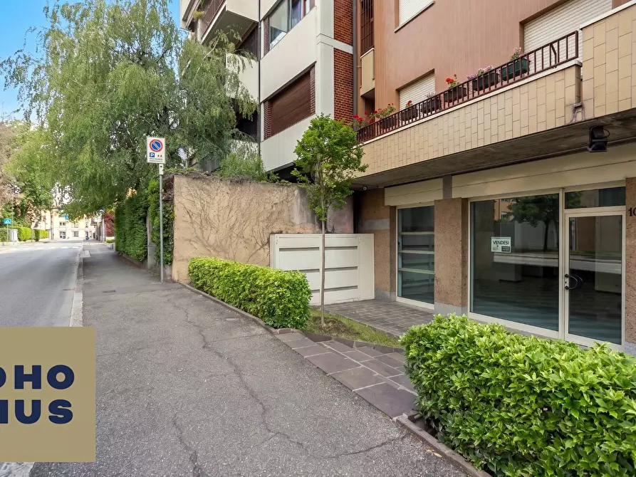 Immagine 15 di Locale commerciale in vendita  in Via Fratelli Calvi 10 c a Bergamo