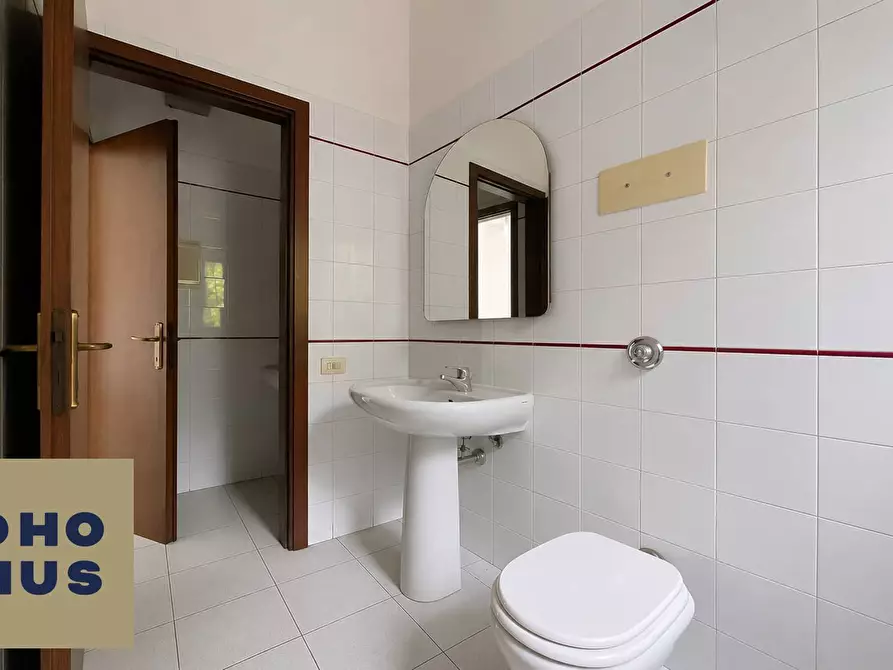 Immagine 11 di Locale commerciale in vendita  in Via Fratelli Calvi 10 c a Bergamo