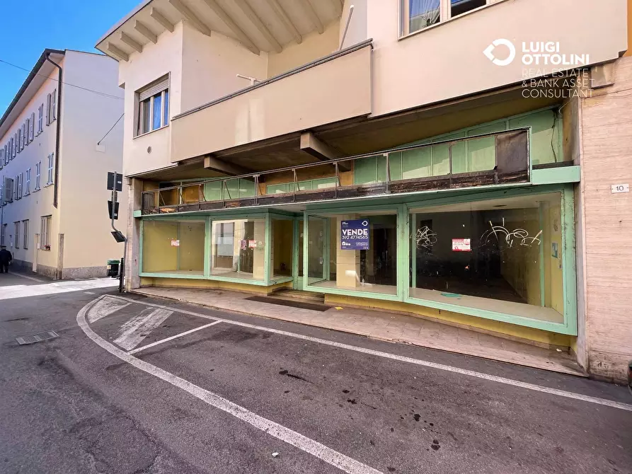 Immagine 12 di Negozio in vendita  in via Matteotti 10 a Vaprio D'adda